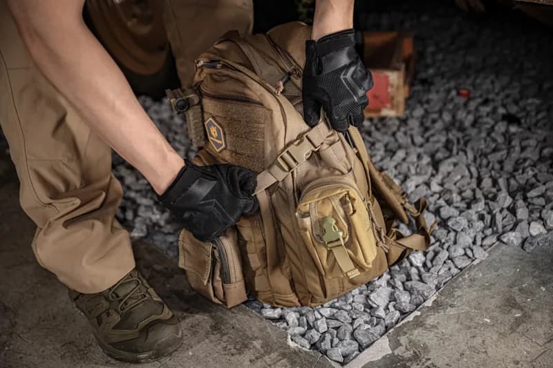 EM06009 “Tutank”25L Tactical Backpack application scene 3