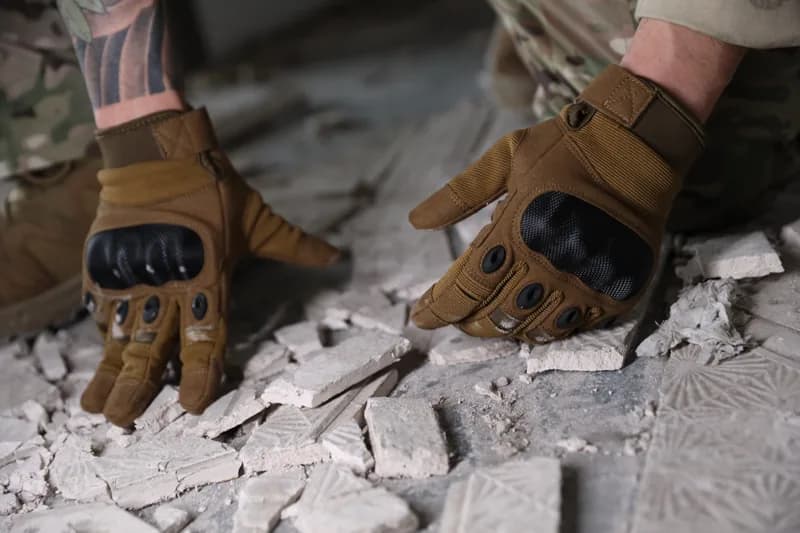 EM9347 Tactical All Finger Gloves application scene 6