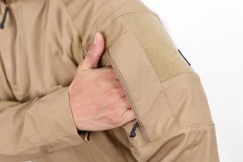 EM9429 E4 combat T-shirt construction detail 3