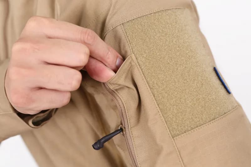 EM9429 E4 combat T-shirt construction detail 4
