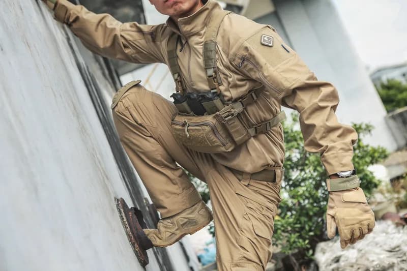EM9429 E4 combat T-shirt application scene 5