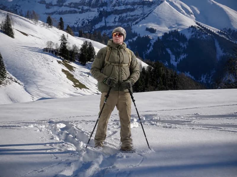 EMB06005 Toad Lightweight Insulated Jacket application scene 11