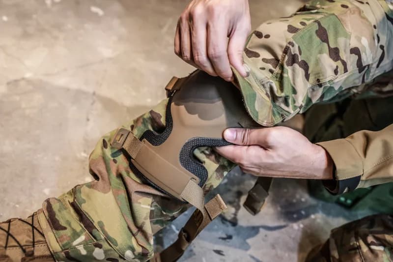 EM7079 ARC Style Military Kneepads Upgrade application scene 4