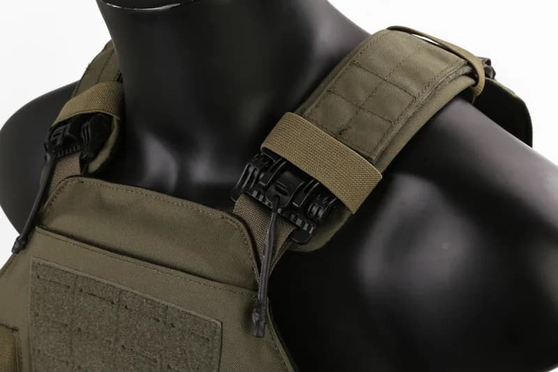 EM7404 LAVC Assault Plate Carrier W/ROC construction detail 2