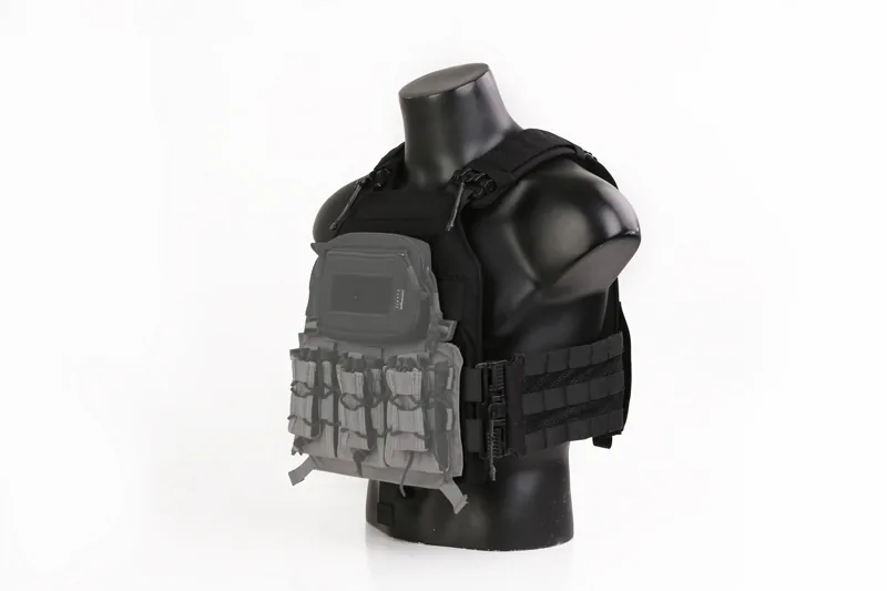EM7404 LAVC Assault Plate Carrier W/ROC application scene 6