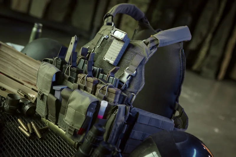 EM7406 VS Style SCARAB tactical Vest application scene 4