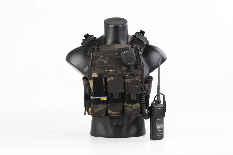 EM7408 FS Style Strandhogg Plate Carrier W/ROC application scene 1