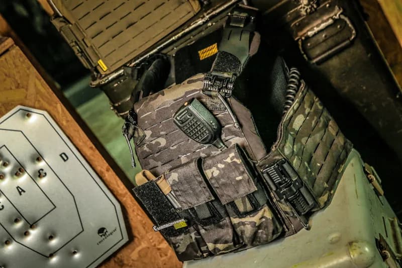 EM7408 FS Style Strandhogg Plate Carrier W/ROC application scene 2