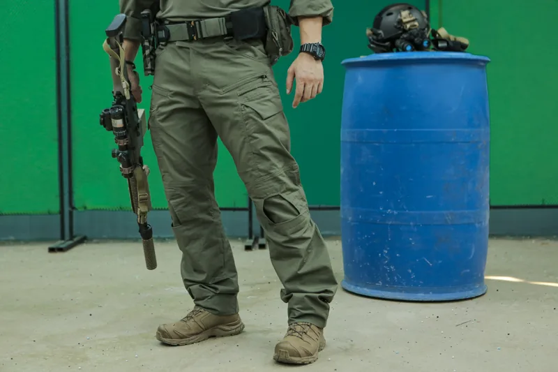 EM9477 E4 Tactical Pants application scene 8