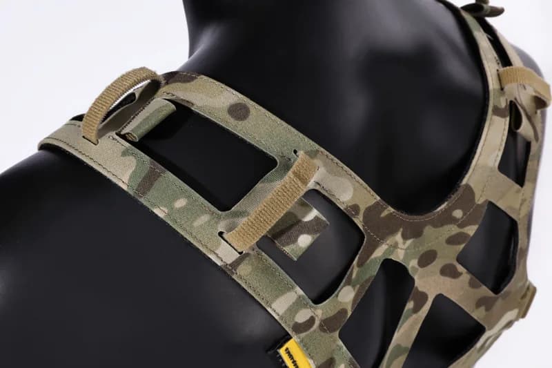EM9632 CP Style AIRLITE ChestRig Harness construction detail 1