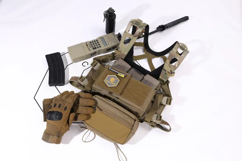 EM9632 CP Style AIRLITE ChestRig Harness application scene 2