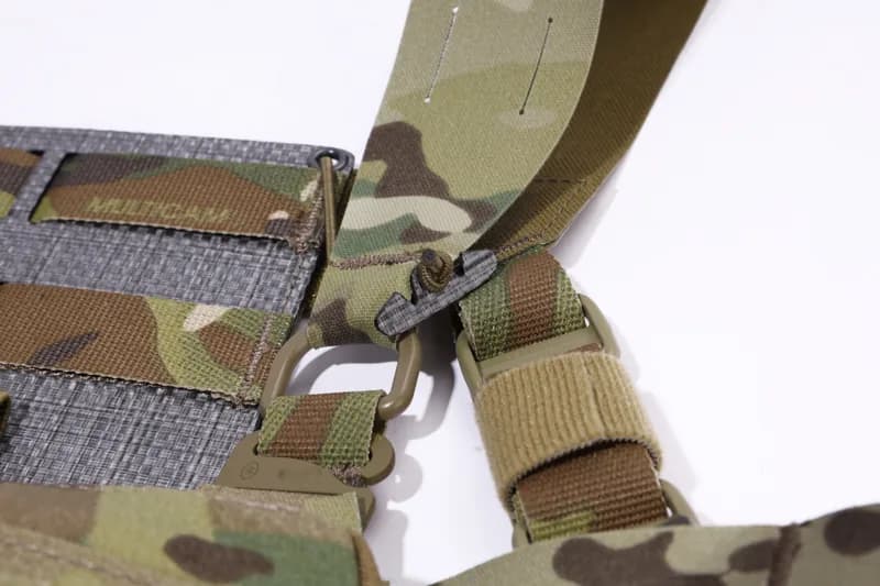 EM9633 FRO Style ChestRig Set construction detail 2