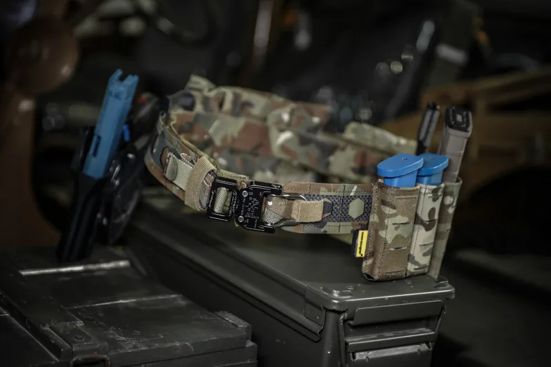 EM9674 FRO Style "Bison" Combat Belt application scene 2