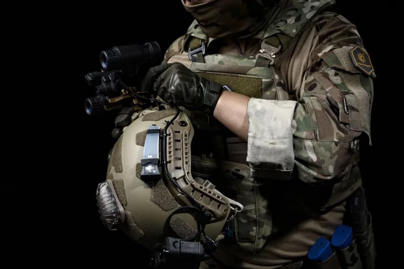 EM9695 Fast SF Ultra High Cut Tactical Helmet application scene 3
