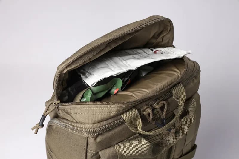EM9731 Angel Multi-Function Medical Backpack construction detail 2