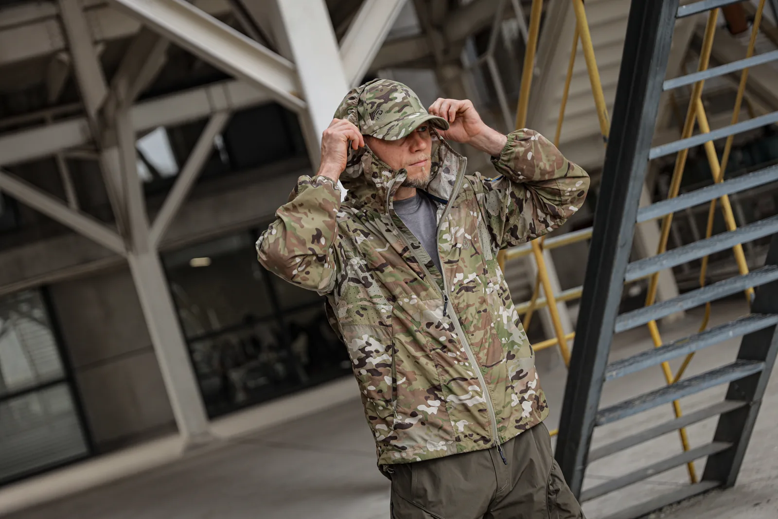 EMB9733 Batwing Sunscreen Jacket application scene 7